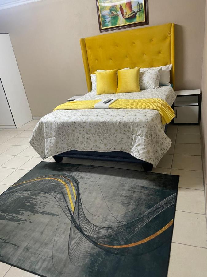 Super Classic Guest House Pretoria-Noord Eksteriør billede