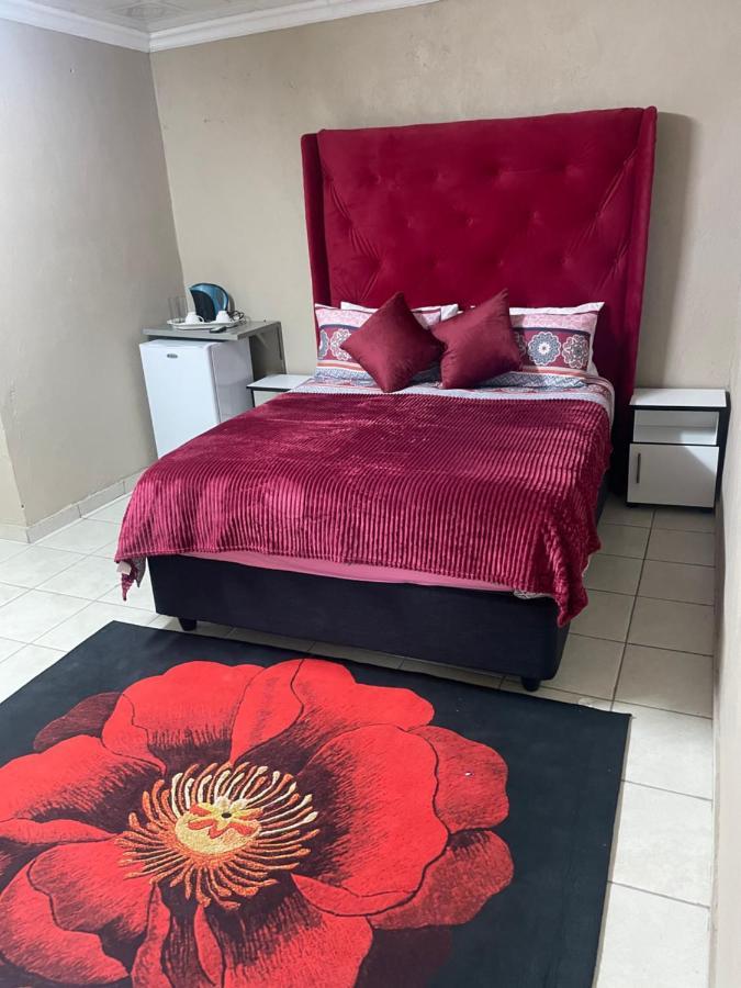 Super Classic Guest House Pretoria-Noord Eksteriør billede